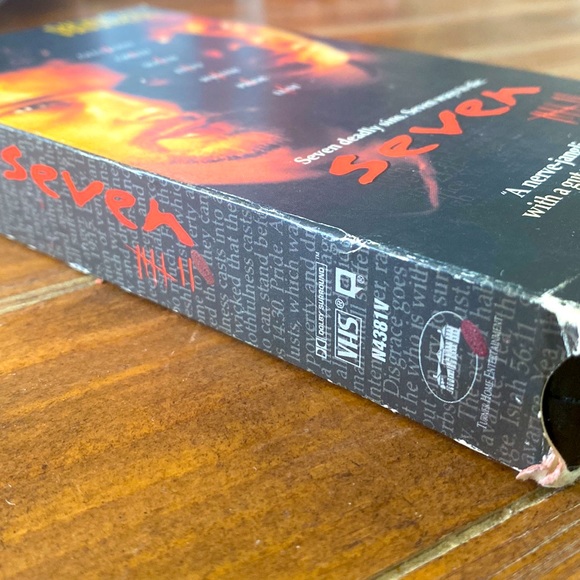 Seven (VHS 1996) Brad Pitt Morgan Freeman - Picture 3 of 4